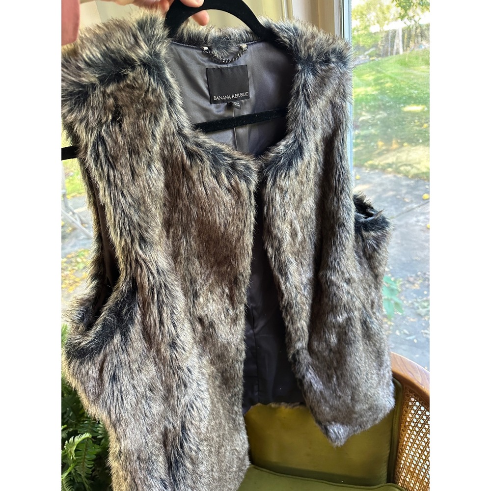 Banana Republic Womens Faux Fur Vest XL Gray Brown Open Front Chain Detail - Picture 8 of 9